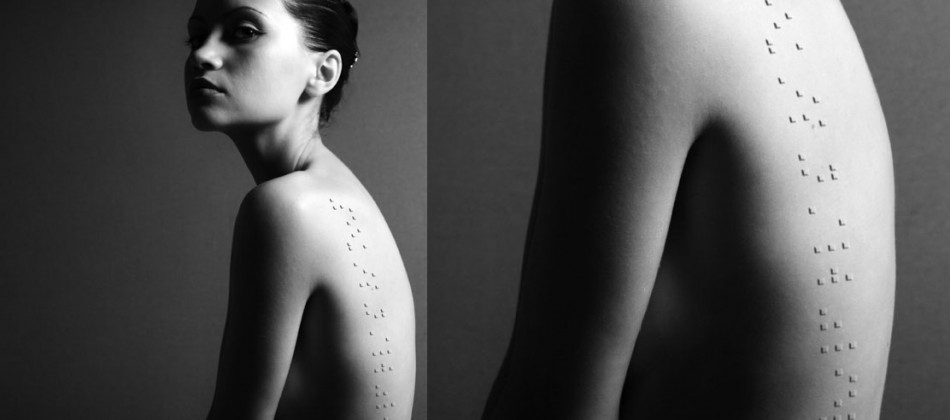 Designer cria novas fontes em braile para tatuagens