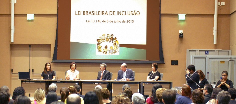 Evento reúne autoridades para discutir a Lei Brasileira de Inclusão
