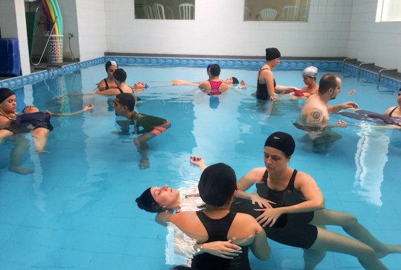 Vantagens da hidroterapia para reabilitação motora