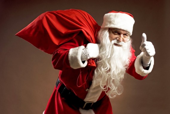 Papai Noel conversa com menina surda usando língua de sinais