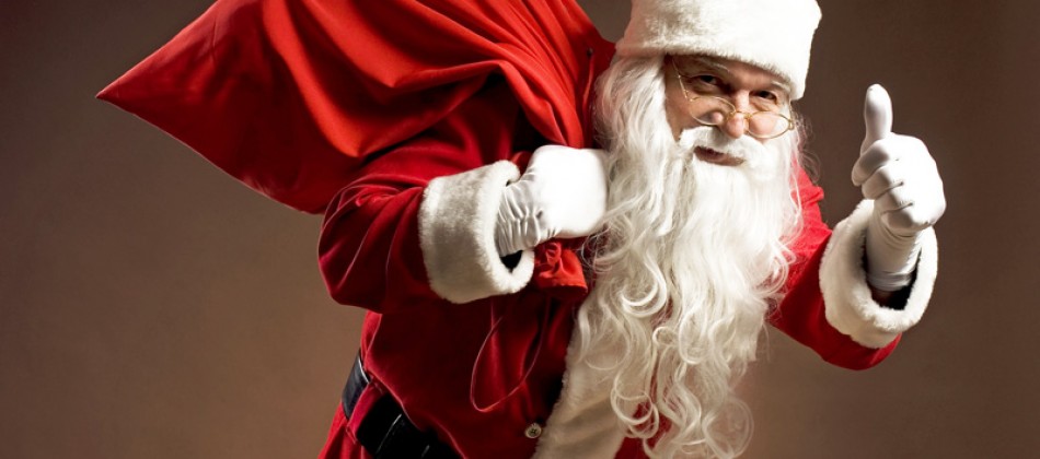 Papai Noel conversa com menina surda usando língua de sinais