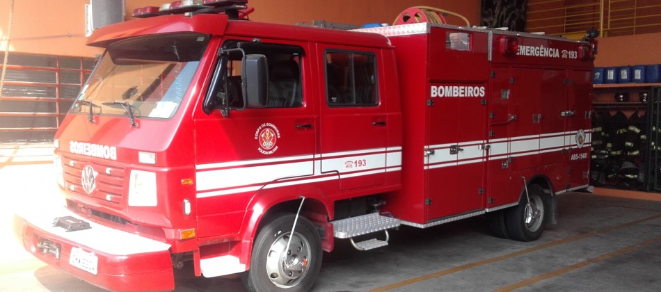 Corpo de bombeiros usa aplicativo de mensagens para auxiliar surdos